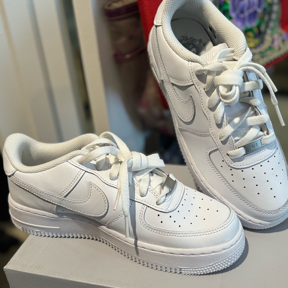 Nike Air Force 1 LE Youth Sneakers